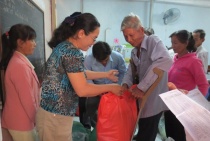 Hội Thánh Chợ Lách Phát Động Chương Trình Quà Yêu Thương