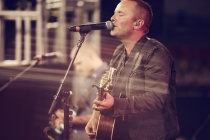 Chris Tomlin Và Công Việc Sáng Tác Nhạc Thờ Phượng