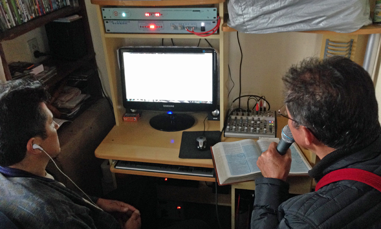 Radio Phúc Âm Bày Tỏ Quyền Năng Tại Vùng Nông Thôn Bolivia