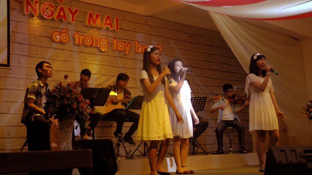 Ca ngợi Chúa.