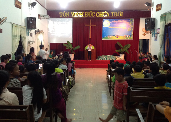Truyền Giảng Và Phát Quà Trung Thu Tại Chi Hội Bình An