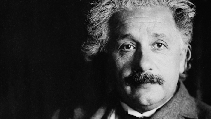 Đức Tin Của Thiên Tài Albert Einstein Vẫn Còn Là Một Dấu Hỏi