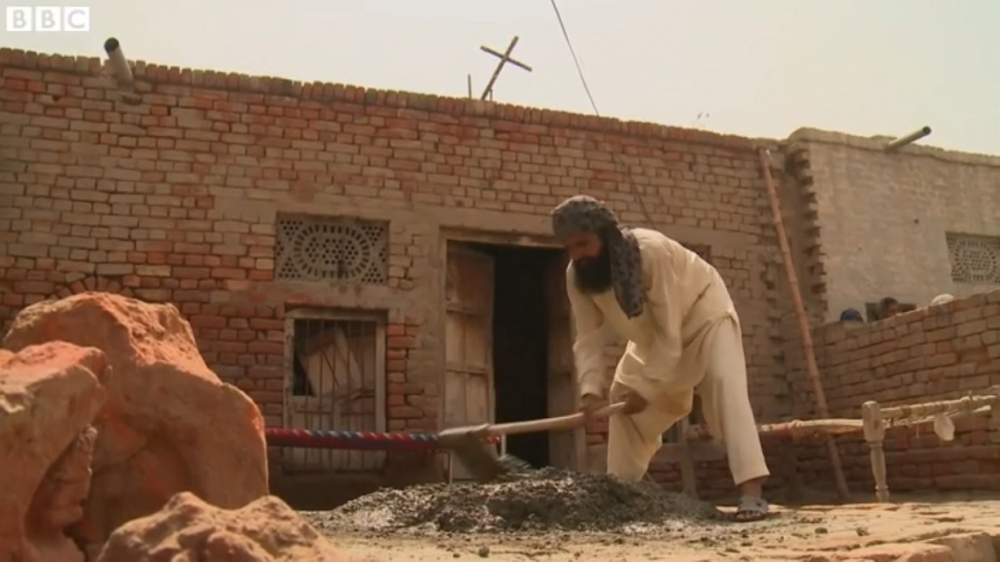 Người Làng Hồi Giáo Giúp Đỡ Cơ Đốc Nhân Xây Dựng Nhà Thờ Tại Pakistan