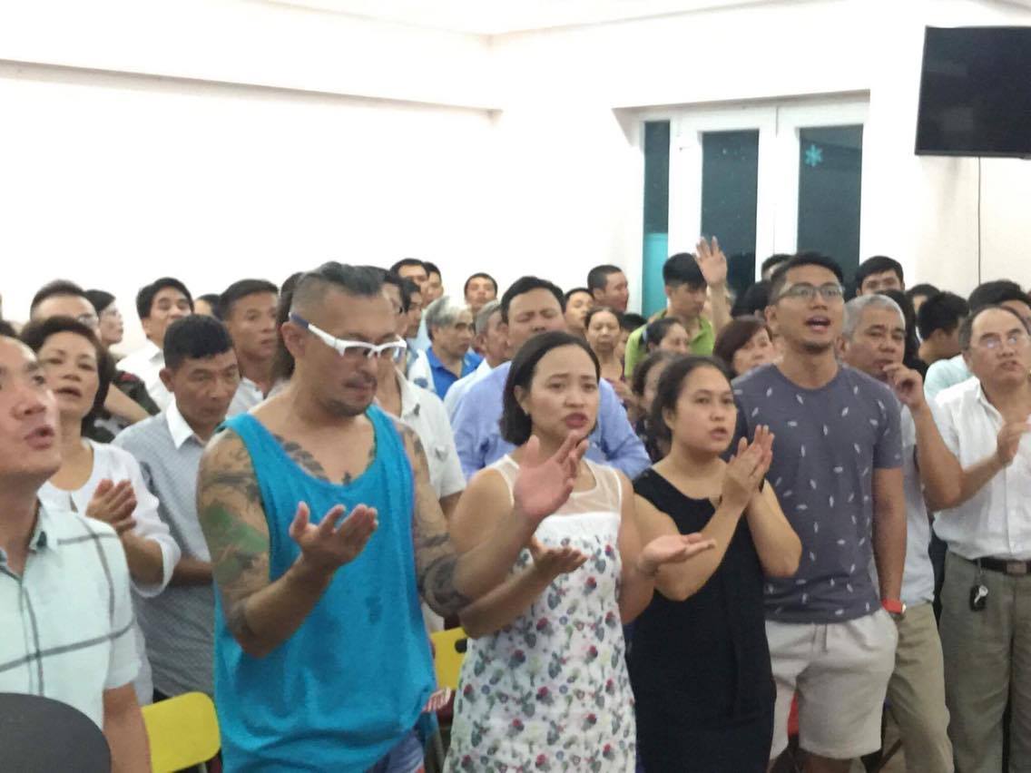 Mục Sư 'Mafia Nhật' Tâm Tình Cùng 100 Học Viên Cai Nghiện Tại Hà Nội