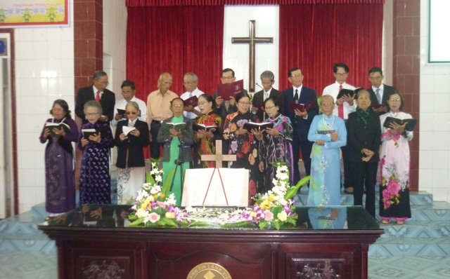Các cụ dự phần tôn vinh Chúa. 