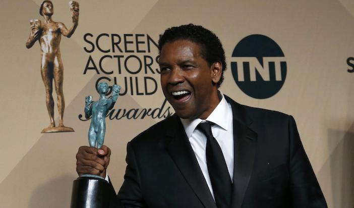 Denzel Washington Ngợi Khen Chúa Khi Nhận Giải Thưởng Điện Ảnh SAG Awards