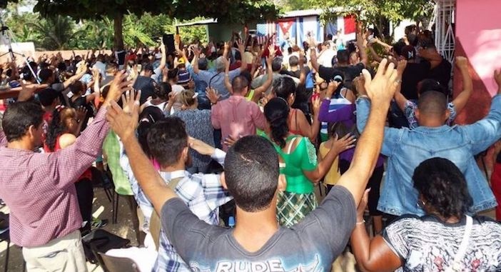 Hội Thánh Cuba Hồi Sinh Mạnh Mẽ Sau Nhiều Thập Niên Bị Kìm Hãm