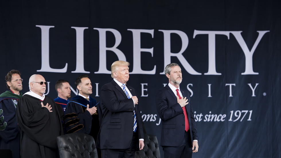Tổng thống Trump tuyên bố: TẠI MỸ CHÚNG TA KHÔNG TÔN THỜ CHÍNH PHỦ, CHÚNG TA TÔN THỜ THIÊN CHÚA