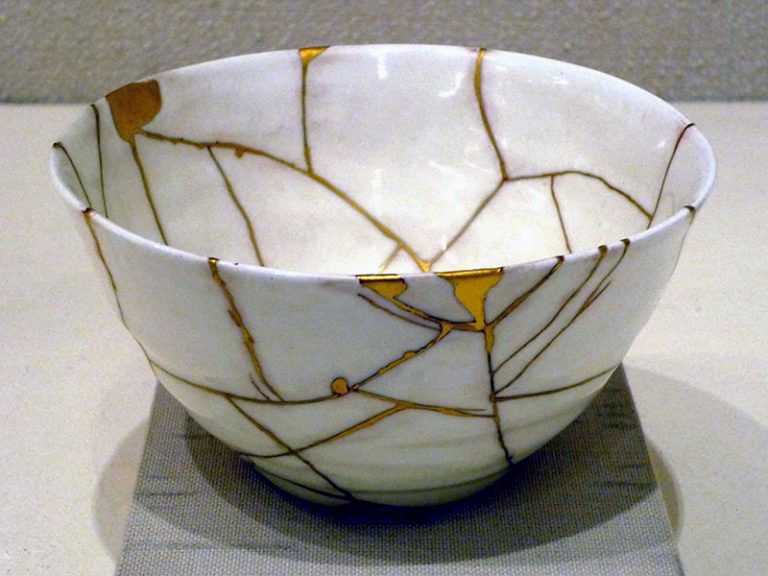 Nghệ Thuật Kintsugi và Tình Yêu Của Chúa Giê-xu