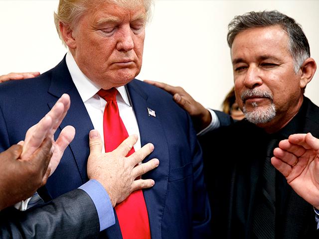 Tổng Thống Trump Mong Muốn Được Biết Đến Là Tổng Thống Cầu Nguyện Nhiều Nhất