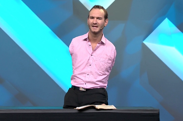 Nhà Truyền Giáo Không Chân Không Tay Nick Vujicic Tạ Ơn Chúa Sau Khi Chứng Kiến 400.000 Người Đến Với Chúa Giê-xu ở Ukraine