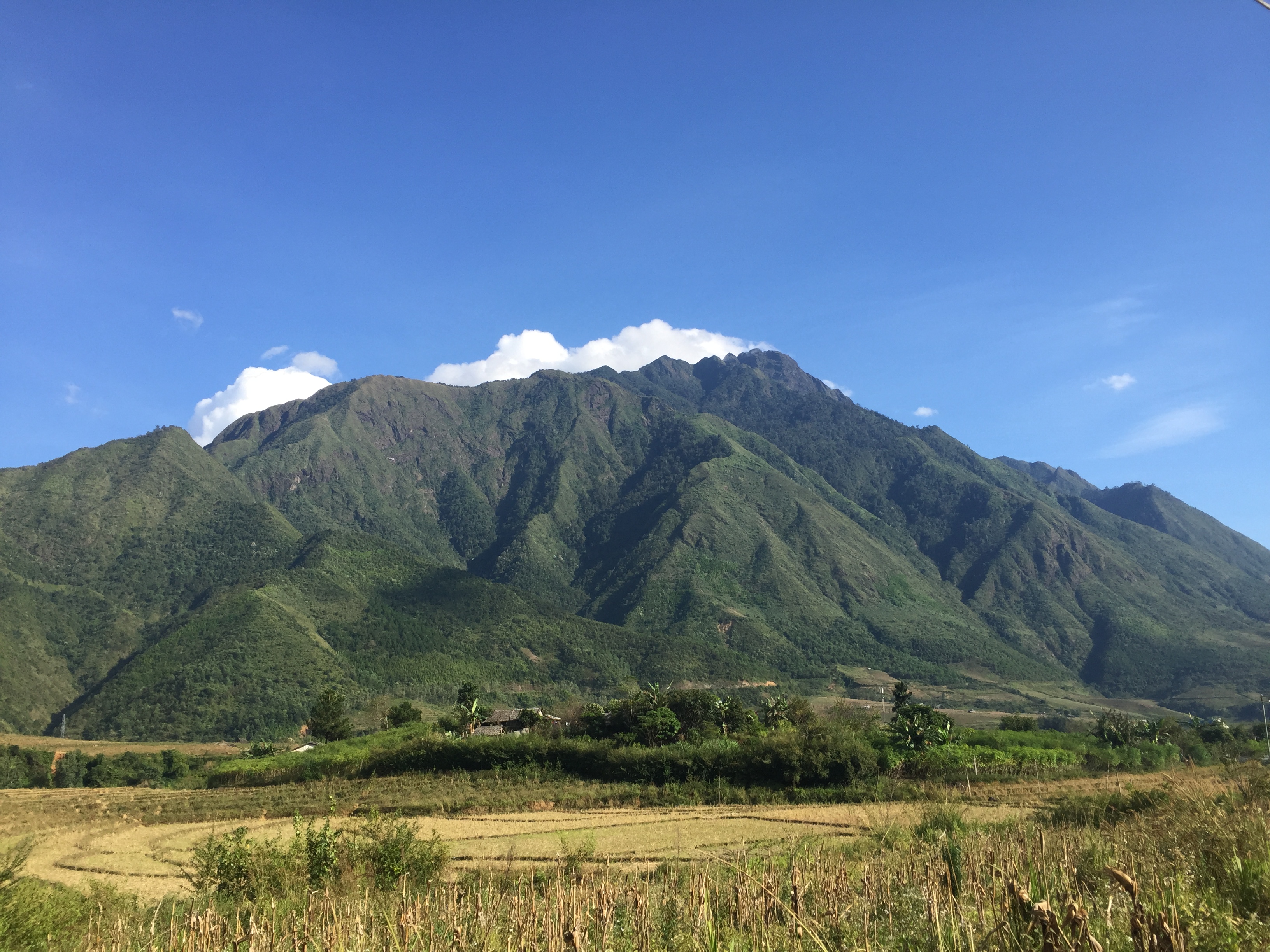 CHÚA LÀ THẦN TƯỢNG SIÊU SAO