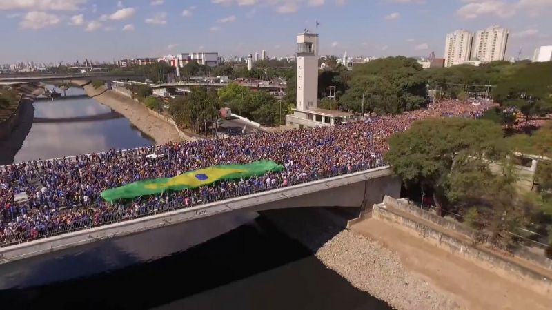 Cuộc Diễu Hành Cho Chúa Giê-Xu Với Hàng Trăm Ngàn Người Tại Brazil