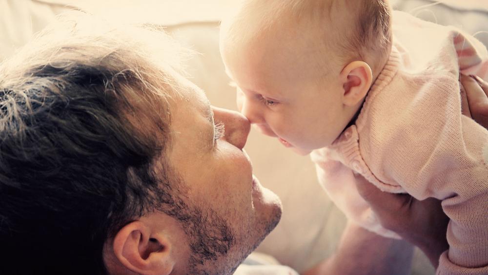 “Những Gì Đức Chúa Trời Làm Ở Đây Khiến Bạn Kinh Ngạc”: Mục Vụ Tại Trung Tâm Khám Thai Cho Những Người Cha Có Bạn Gái Hoặc Vợ Muốn Phá Thai