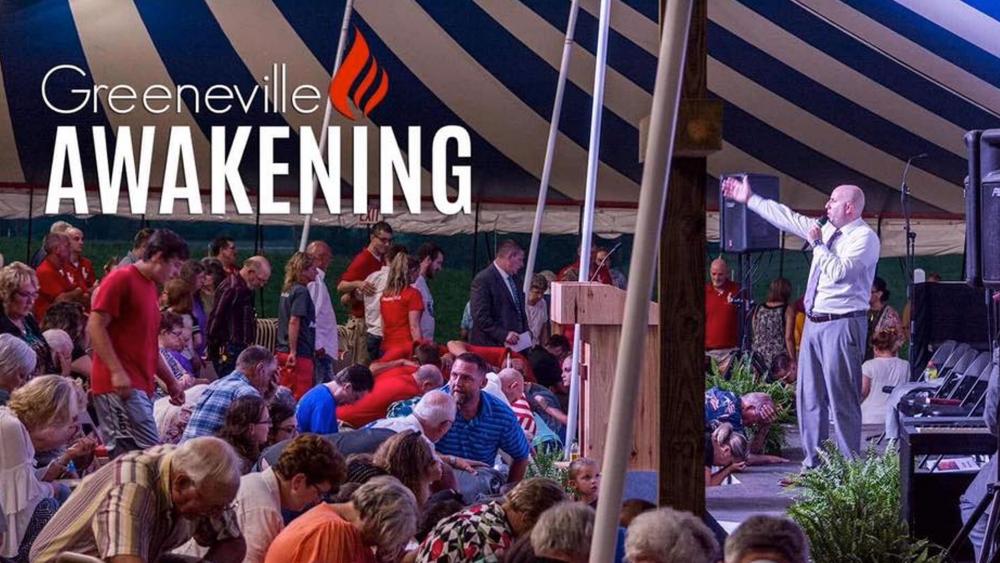 ‘Mọi Điều Thuộc về Chúa’: Lều Phấn Hưng Tennessee Trong Tháng Thứ 3 Có Ngày Càng Nhiều Người Đến Với Đấng Christ