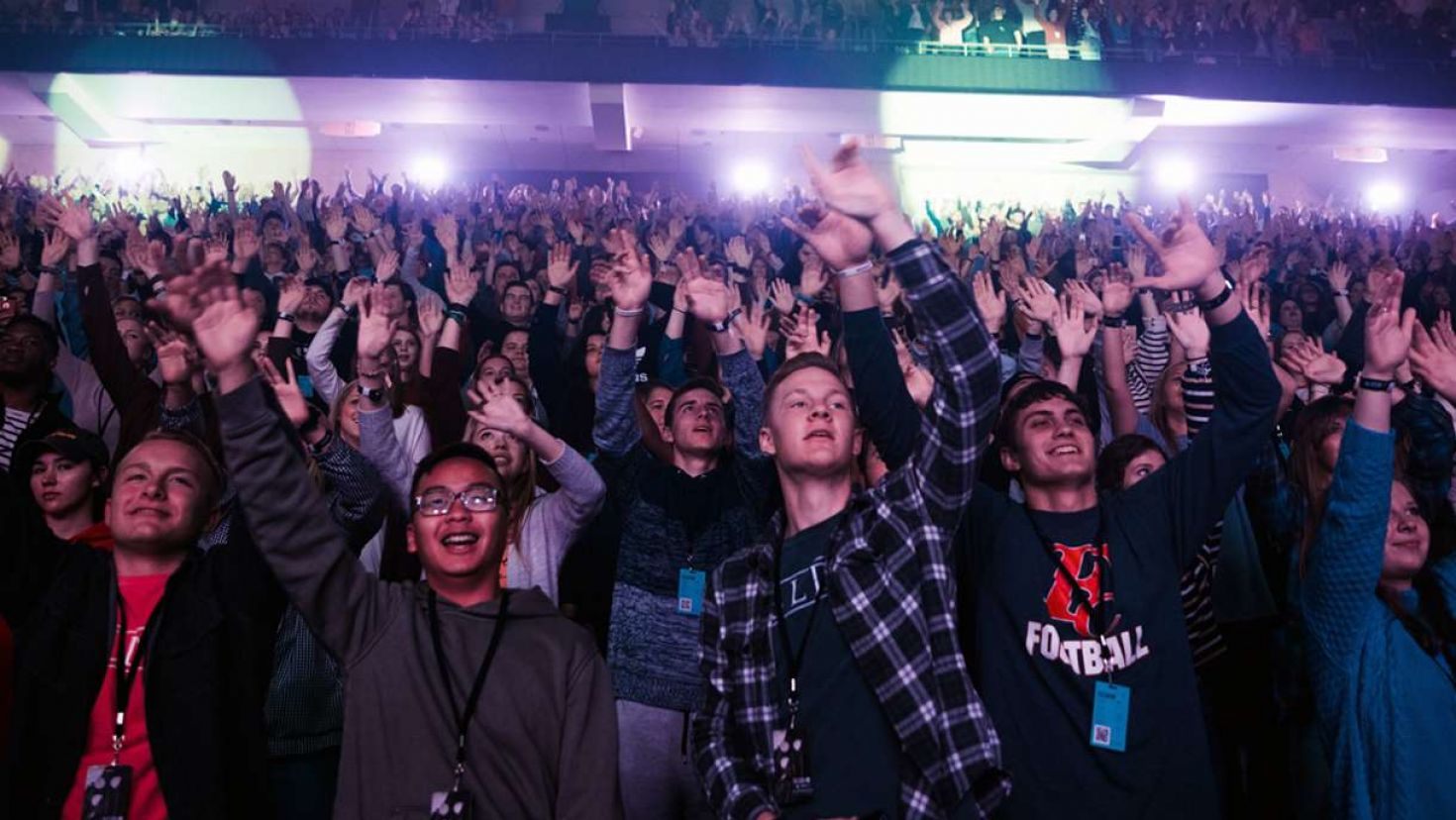 Tại Sự Kiện Passion 2019, Các Sinh Viên Đã Gây Quỹ Được 400 Ngàn Đô Để Dịch Kinh Thánh Cho Người Điếc Trên Toàn Thế Giới