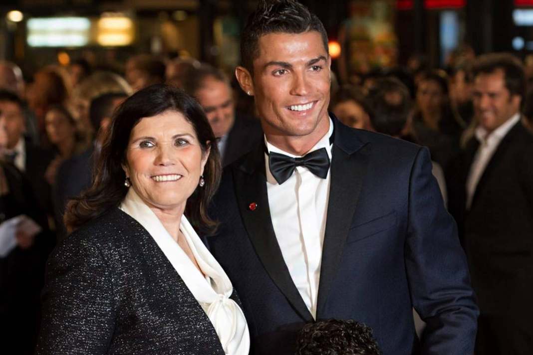 Mẹ Của Cristiano Ronaldo: Tôi Muốn Phá Thai, Nhưng Chúa Nói Không