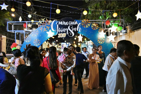 Kỷ lục: Gần 1200 người tham dự đêm hội “MỪNG CHÚA GIÁNG SINH 2019” trên đoạn đường 90m