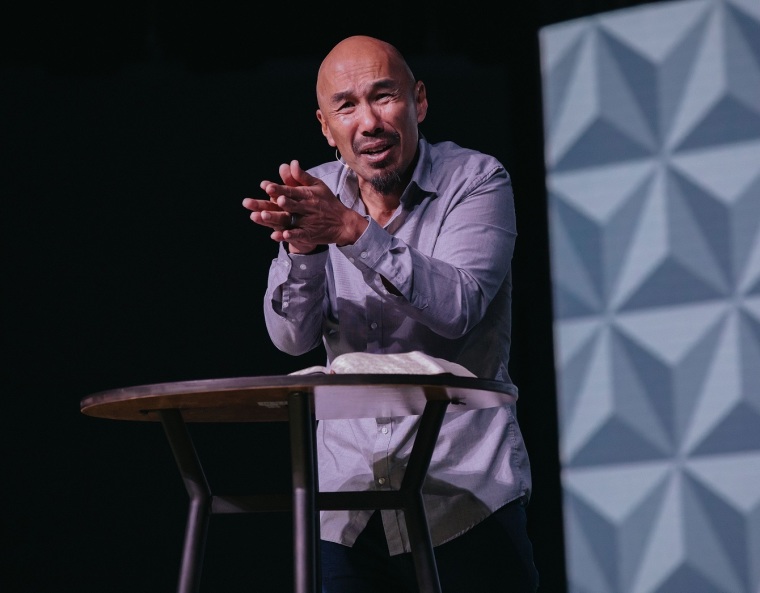 Francis Chan Đến Châu Á Truyền Giảng: ‘Tôi Không Muốn Bị Gọi Là Kẻ Hèn Nhát’