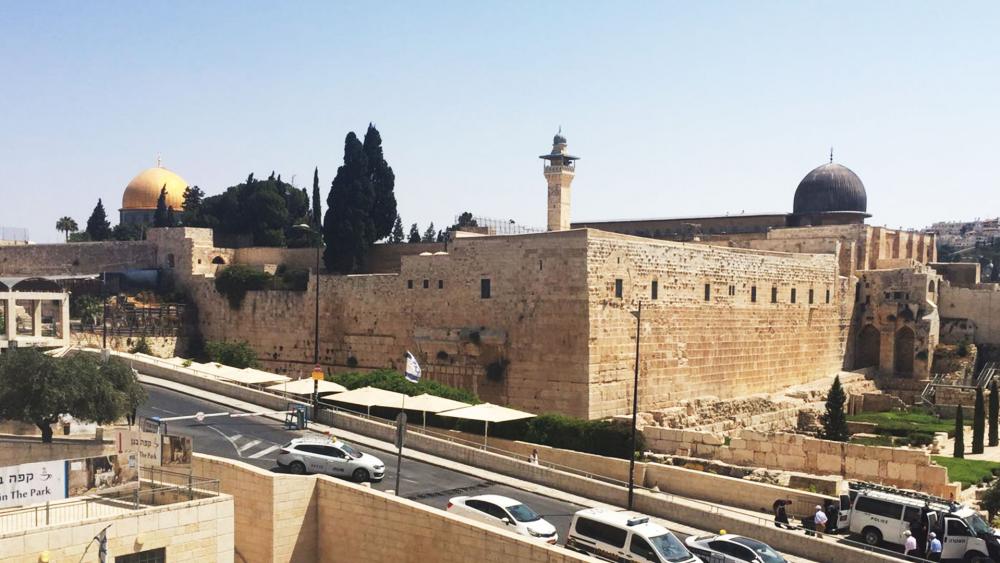 Các Tín Đồ Người Do Thái Đang Cầu Nguyện Trên Đền Thờ Núi Lần Đầu Tiên Trong Nhiều Thập Kỷ