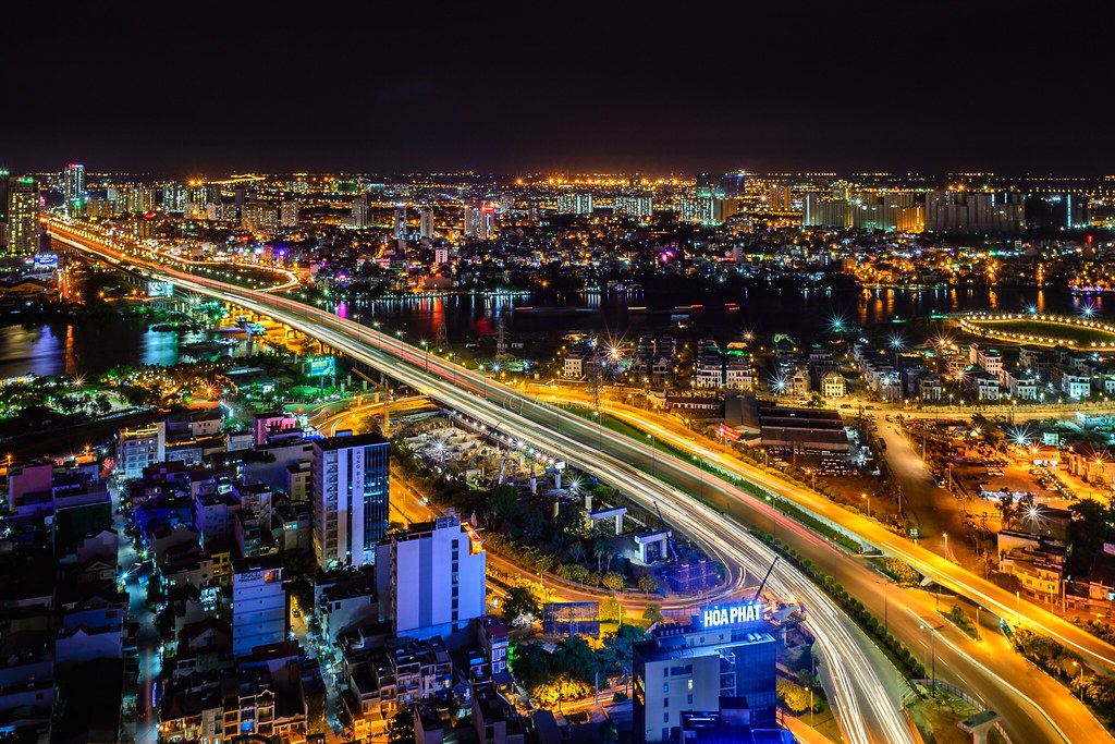 Bài thơ: Dòng thác người ... đang chảy đến hư vô