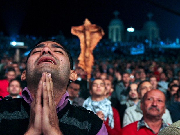 Sự Phấn Hưng Lớn Quét Qua Iran, Hàng Trăm Ngàn Người Tiếp Nhận Chúa Giê-xu Christ