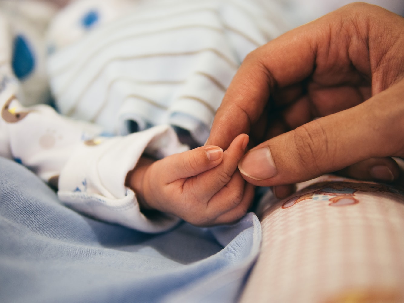 Người Nữ Được Chúa Đẹp Lòng - Phần 10: Tấm lòng cầu nguyện khẩn thiết cho con cái