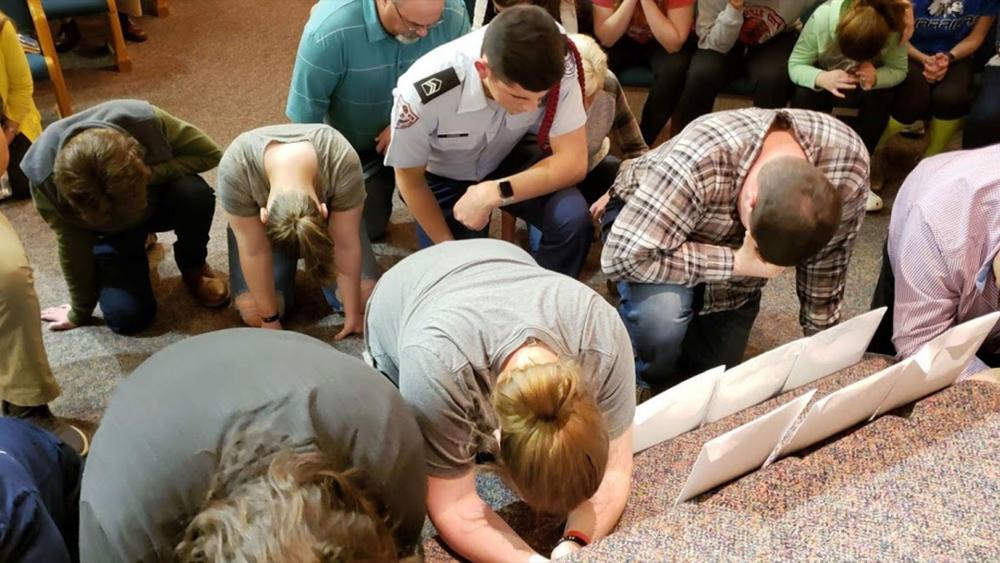 ‘Từng Làn Sóng Người, Tan Vỡ Trước Chúa’: Mục Sư Tennessee Chia Sẻ Với CBN News Về Cơn Phục Hưng Quét Qua Thành Phố Của Ông