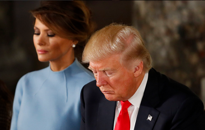Tổng Thống Trump Cầu Nguyện Cùng Với 700 Mục Sư Xin Chúa Ban Phước Cho Nước Mỹ Trong Cuộc Khủng Hoảng Coronavirus
