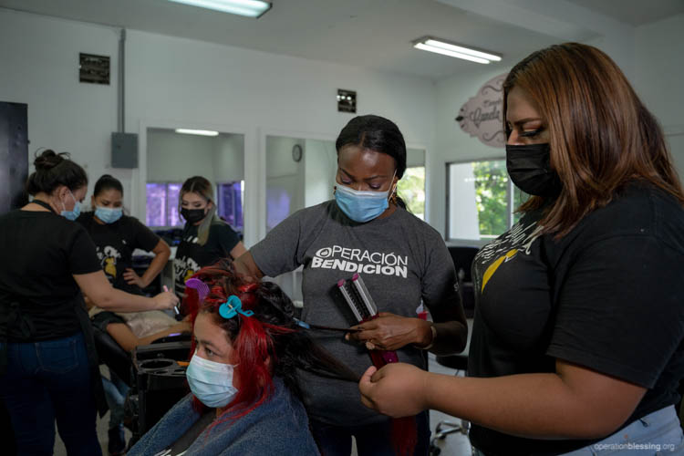 Cơ Hội Để Vươn Lên Qua Khóa Đào Tạo Nâng Cao Về Ngành Thẩm Mỹ Ở Honduras