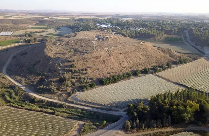 Israel Phát Hiện Ra Dòng Chữ 3.500 Năm Tuổi Từ Vùng Đất Ca-na-an Trong Kinh Thánh