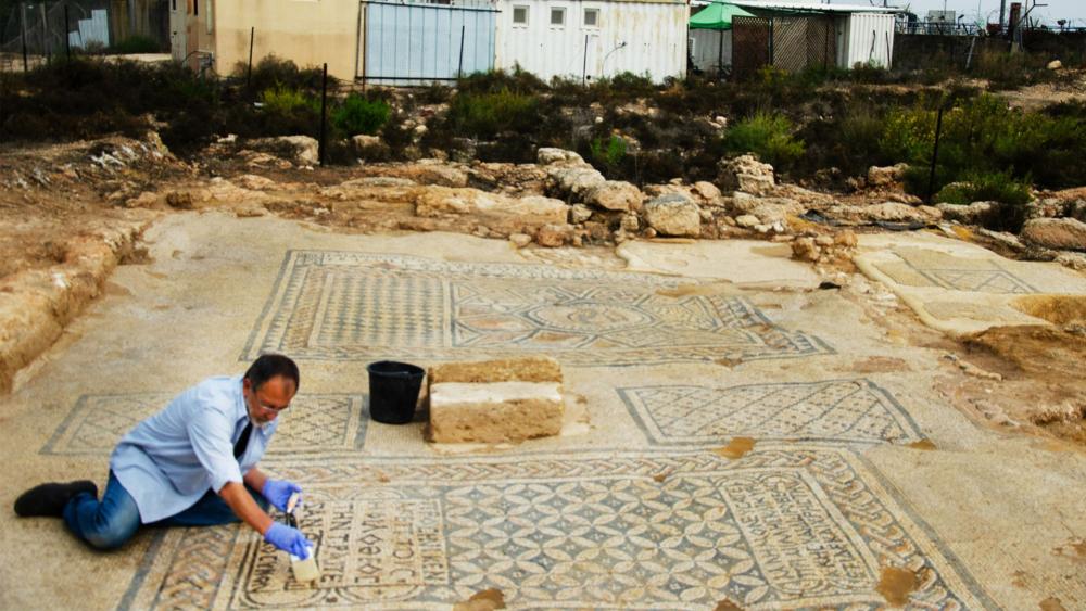 Israel Chuẩn Bị Di Dời Nhà Tù Tọa Lạc Bên Trên Bức Tranh Khảm Cổ Xưa Nhất Dành Riêng Cho Chúa Giê-xu