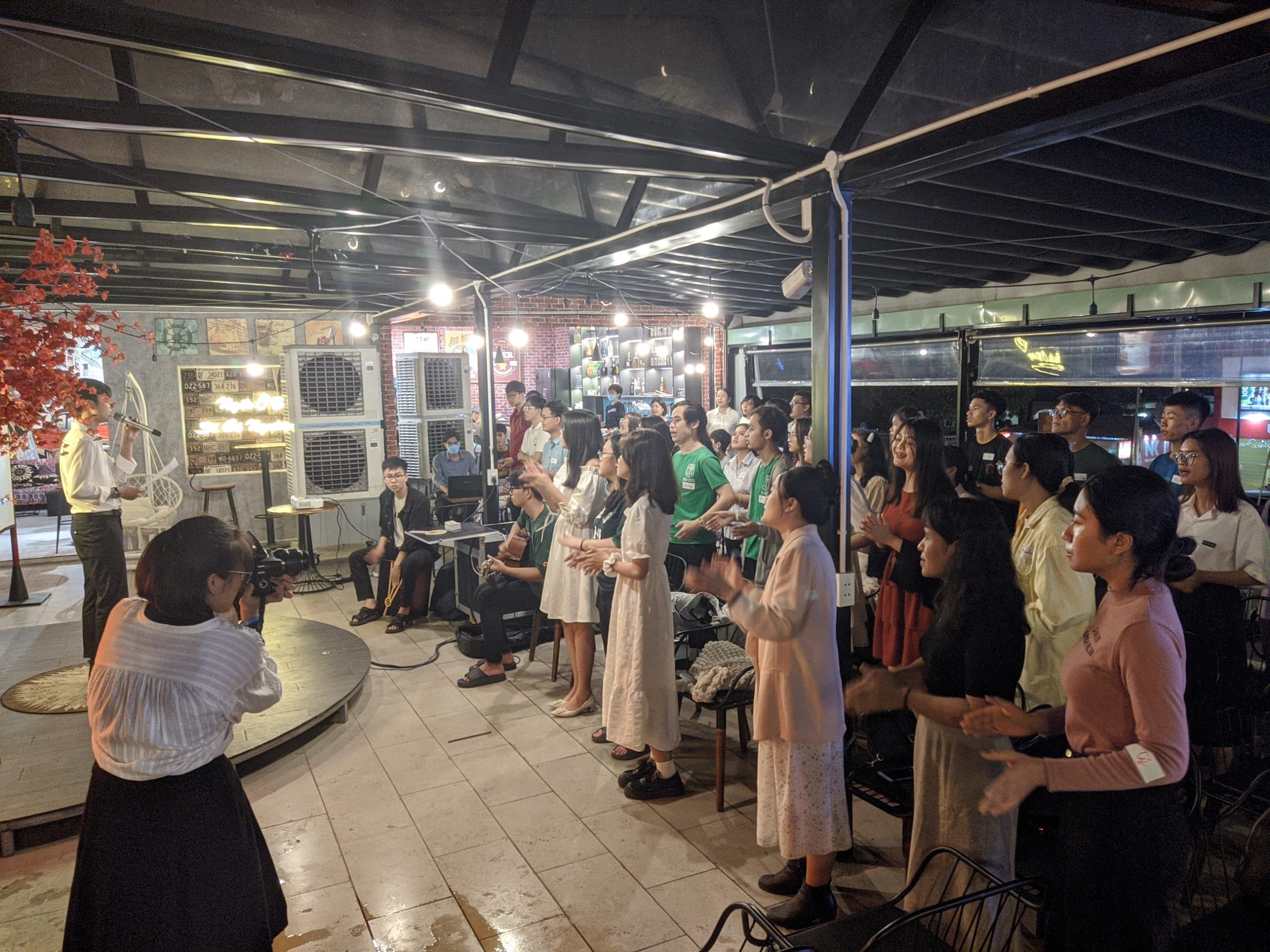Những Niềm Vui Lớn Từ Buổi Mừng Giáng Sinh Nhỏ