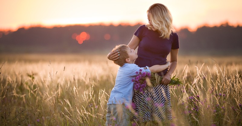 Tình Yêu Hy Sinh Của Người Mẹ Và Tình Yêu Cứu Chuộc Của Chúa Giê-xu