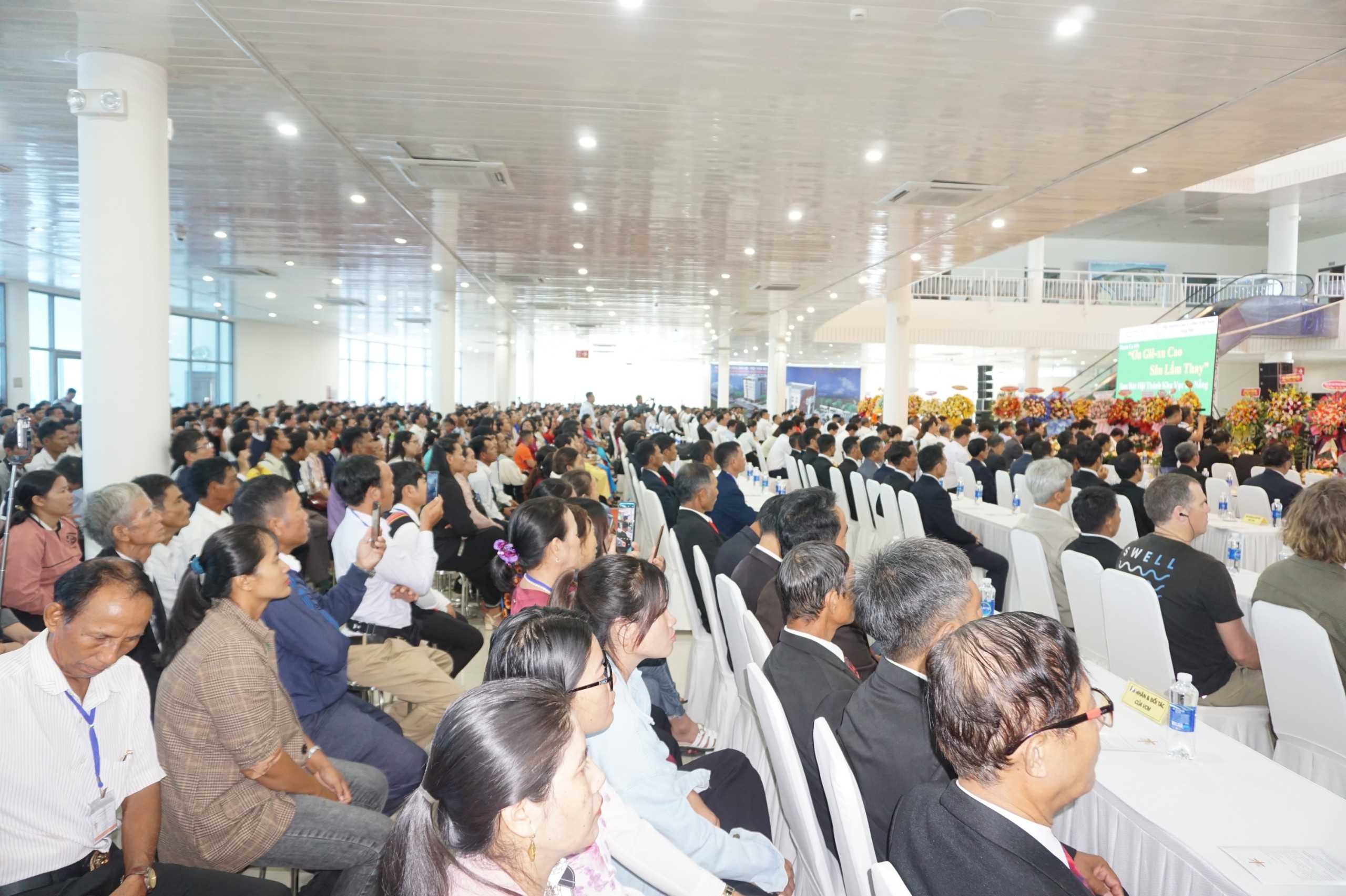 2500 Tín Hữu Tham Dự Đại Hội Đồng Hội Truyền Giáo Cơ Đốc tại Đà Nẵng