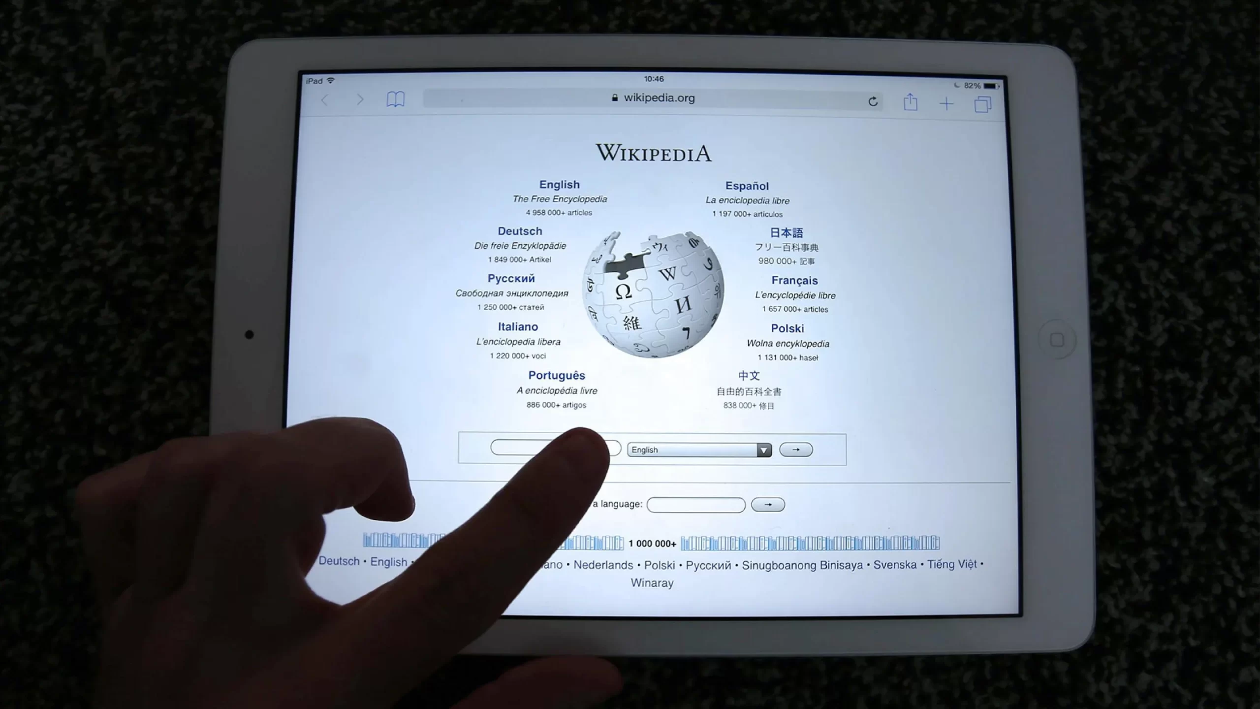 Người Đồng Sáng Lập Wikipedia Tiết Lộ Hành Trình Từ 'Triết Gia Hoài Nghi' đến Cơ Đốc Nhân