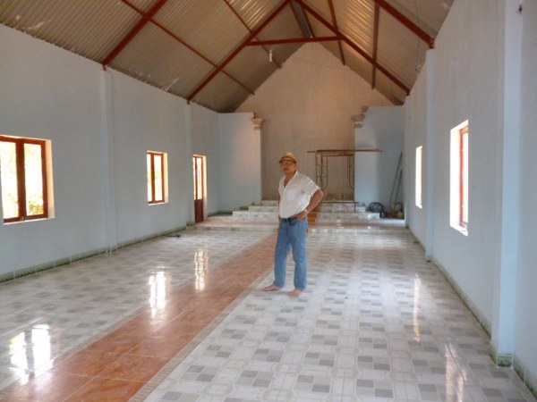 b&ecirc;n trong nh&agrave; nguyện