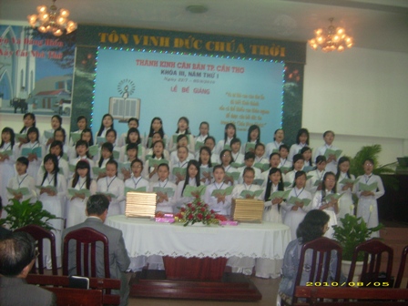 nu_Khoa_sinh_e