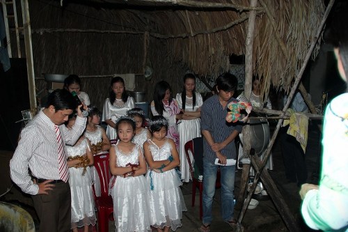 Ben_canh_ga_500x333