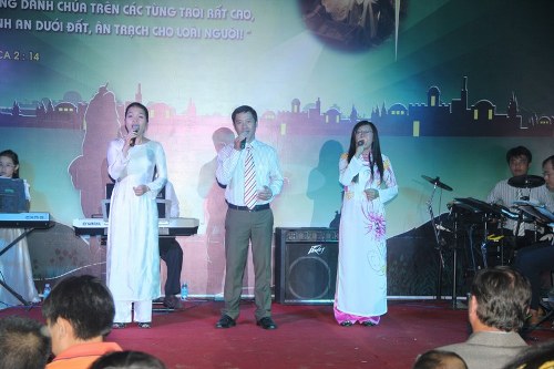 Ngoi_khen_Chua_1_500x333