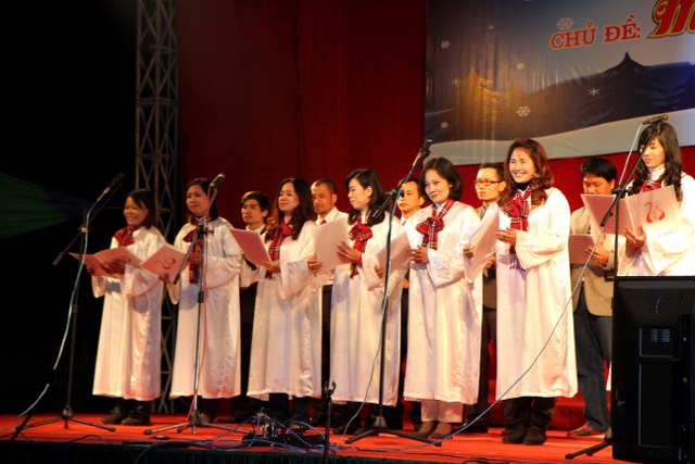 ban_hat_trang_nien_ht_ha_noi_640x427