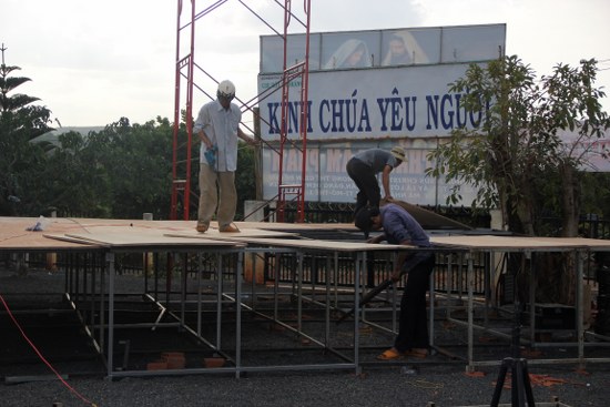 Chuẩn bị cho mặt nền s&acirc;n khấu