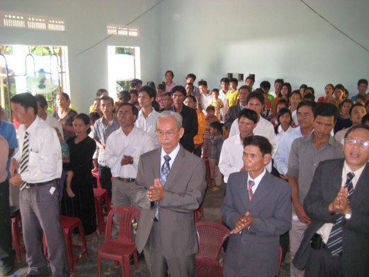 Ngợi khen v&agrave; thờ phượng trong buổi Lễ Cảm Tạ.