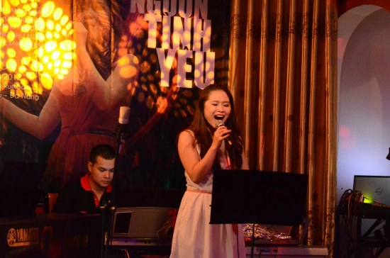 Nguyệt Anh với c&aacute;c b&agrave;i: "&ldquo;Mỗi gi&acirc;y ph&uacute;t trong đời&rdquo; : &ldquo;Mọi điều trong con&rdquo;, &ldquo;10,000 reasons -- Bless The Lord&rdquo;