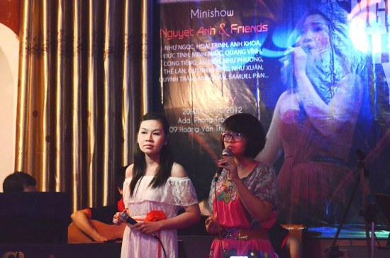 Song ca: "Ch&acirc;n L&yacute; V&agrave;o Đời "
