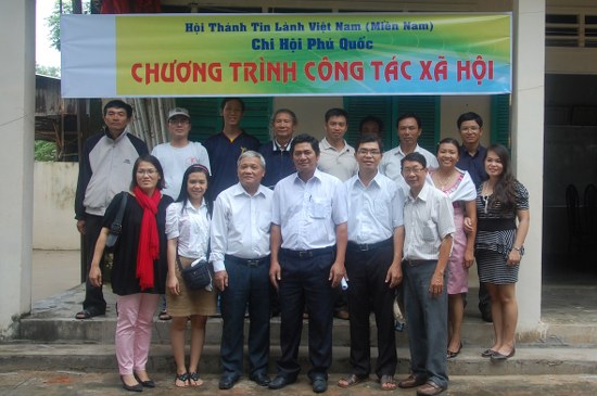 Chuyến c&ocirc;ng t&aacute;c x&atilde; hội đến với 3 x&atilde; Cửa Cạn, Dương Tơ v&agrave; H&agrave;m Ninh với 205 phần qu&agrave; d&agrave;nh cho c&aacute;c gia đ&igrave;nh c&oacute; ho&agrave;n cảnh kh&oacute; khăn