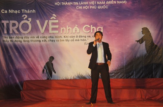 T&ocirc;n vinh Ch&uacute;a b&agrave;i h&aacute;t "Ng&agrave;i N&acirc;ng T&ocirc;i L&ecirc;n" 