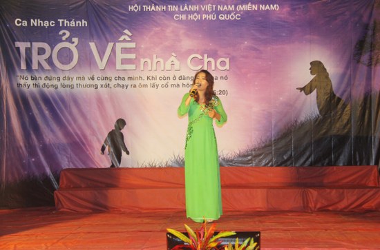 Bonnouer Trinh t&ocirc;n vinh Ch&uacute;a b&agrave;i h&aacute;t "Chi&ecirc;n Lạc Trở Về"