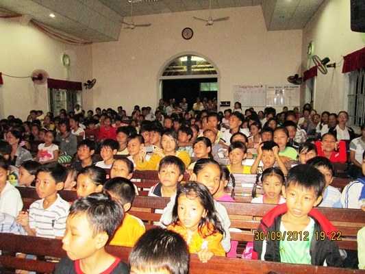 Th&acirc;n hữu thiếu nhi tại An H&oacute;a đến rất đ&ocirc;ng