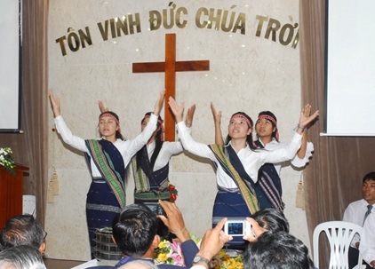 Đội múa thờ phượng Chúa từ HT tại Tây Nguyên. Đội múa thờ phượng Chúa từ HT tại Tây Nguyên.
